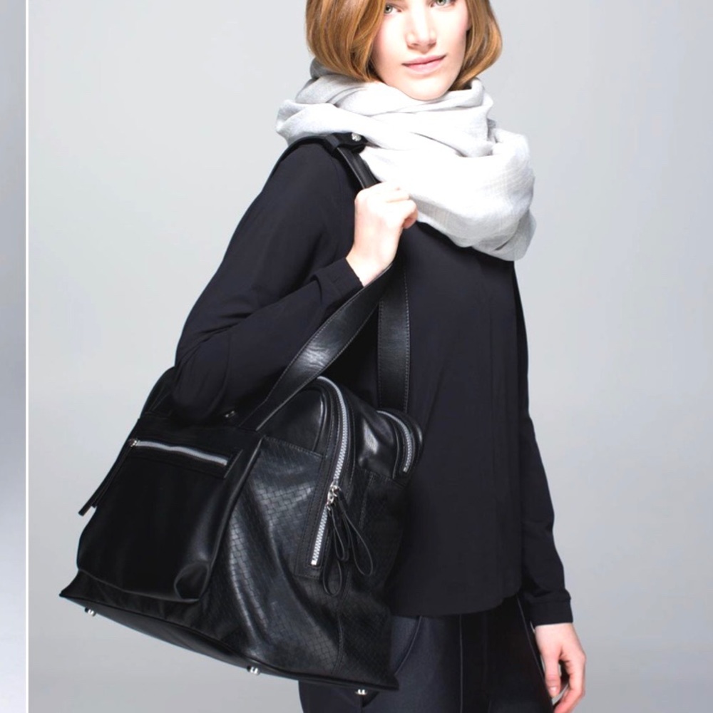 🚫SOLD Ⓜ️ercari Lululemon Black Sweat & Go Duffle
